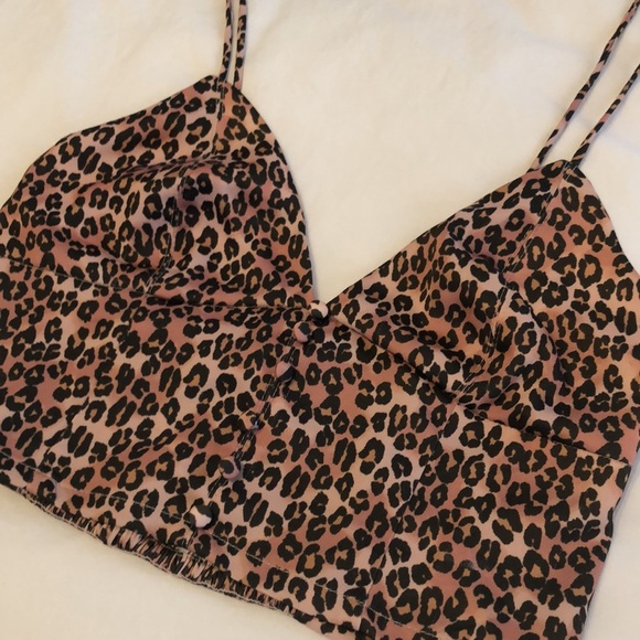 Urban Outfitters leopard print crop top. Size M. - Picture 2 of 8